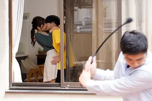 ông xã mải mê công việc, người vợ ở nhà chìm đắm tình dục với bố chồng